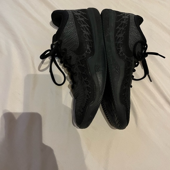 Triple Black Kobe Mamba - Picture 4 of 5